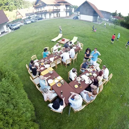 Family Apartments In Vrchlabi, Giant Mountains - Pension 220 3* Vrchlabi