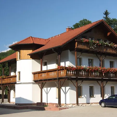 Family Apartments In Vrchlabi, Giant Mountains - Pension 220 3*